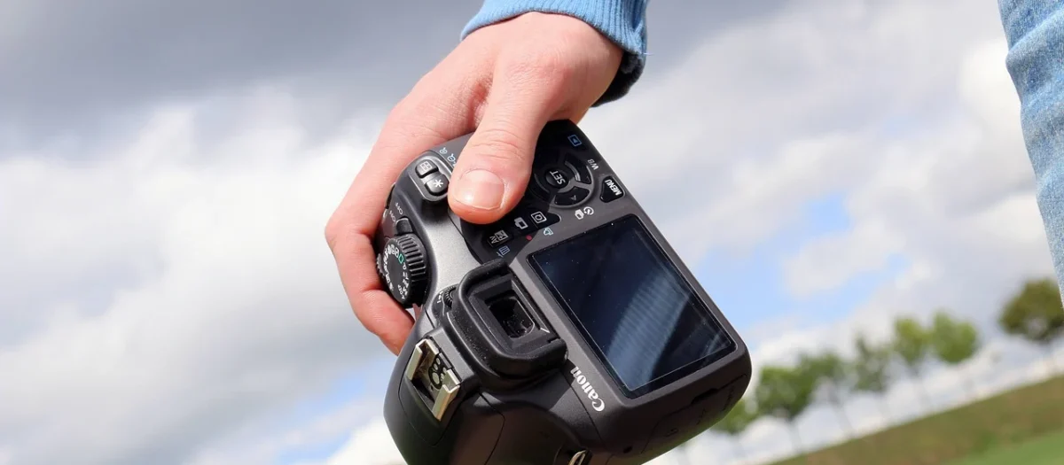 Lustrzanki w 2026: czy nadal warto je kupić do fotografii?